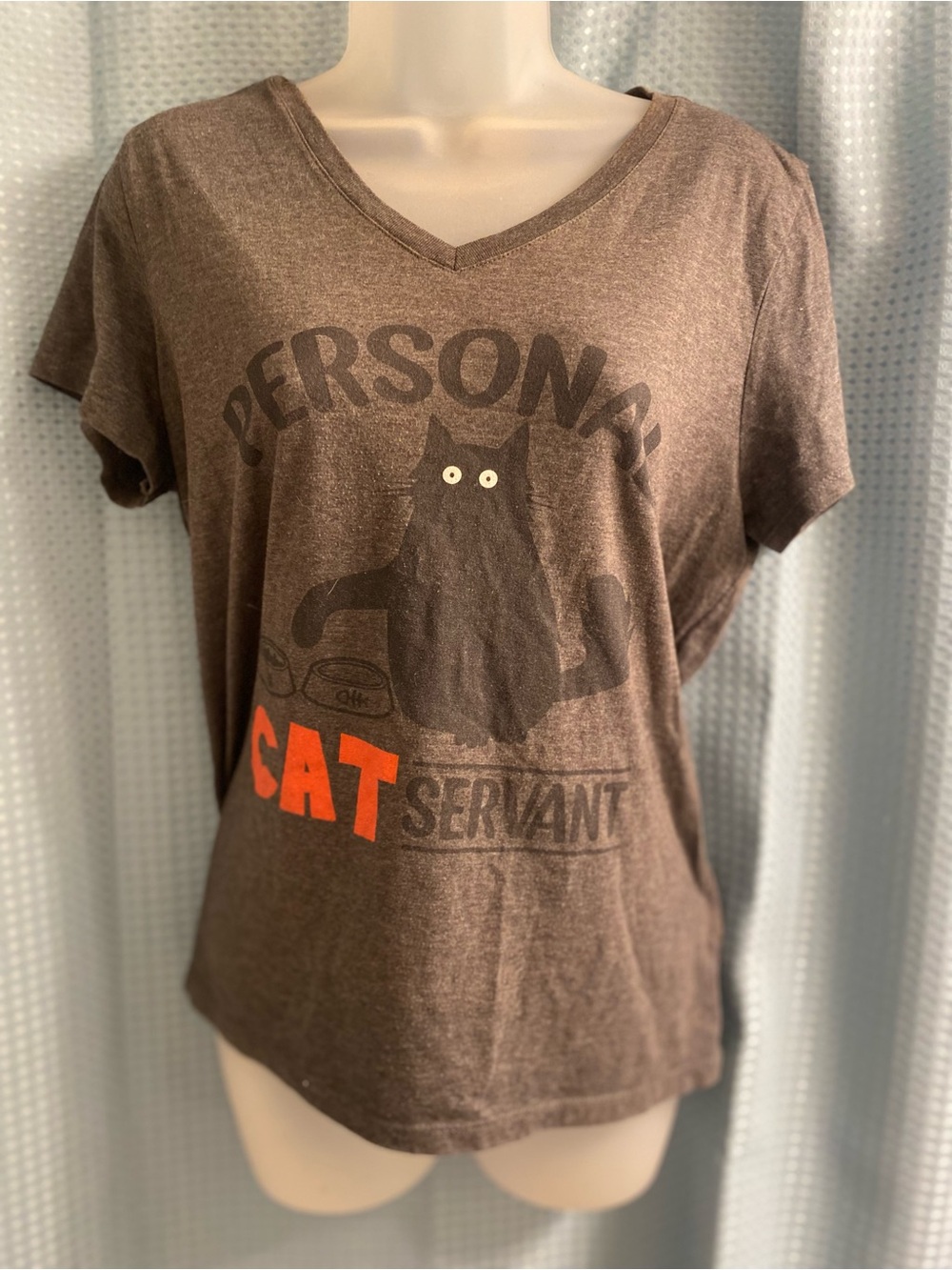 Cat Servant Graphic V-Neck Tee - Dark Grey L